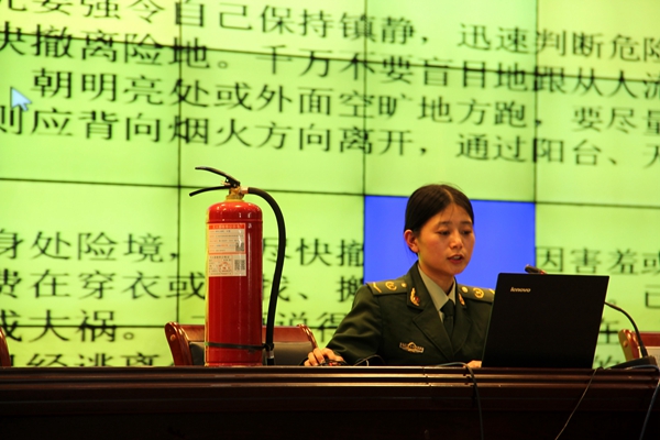 消防安全進校園       警鐘長鳴保平安