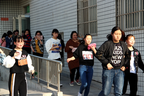 消防安全進校園       警鐘長鳴保平安